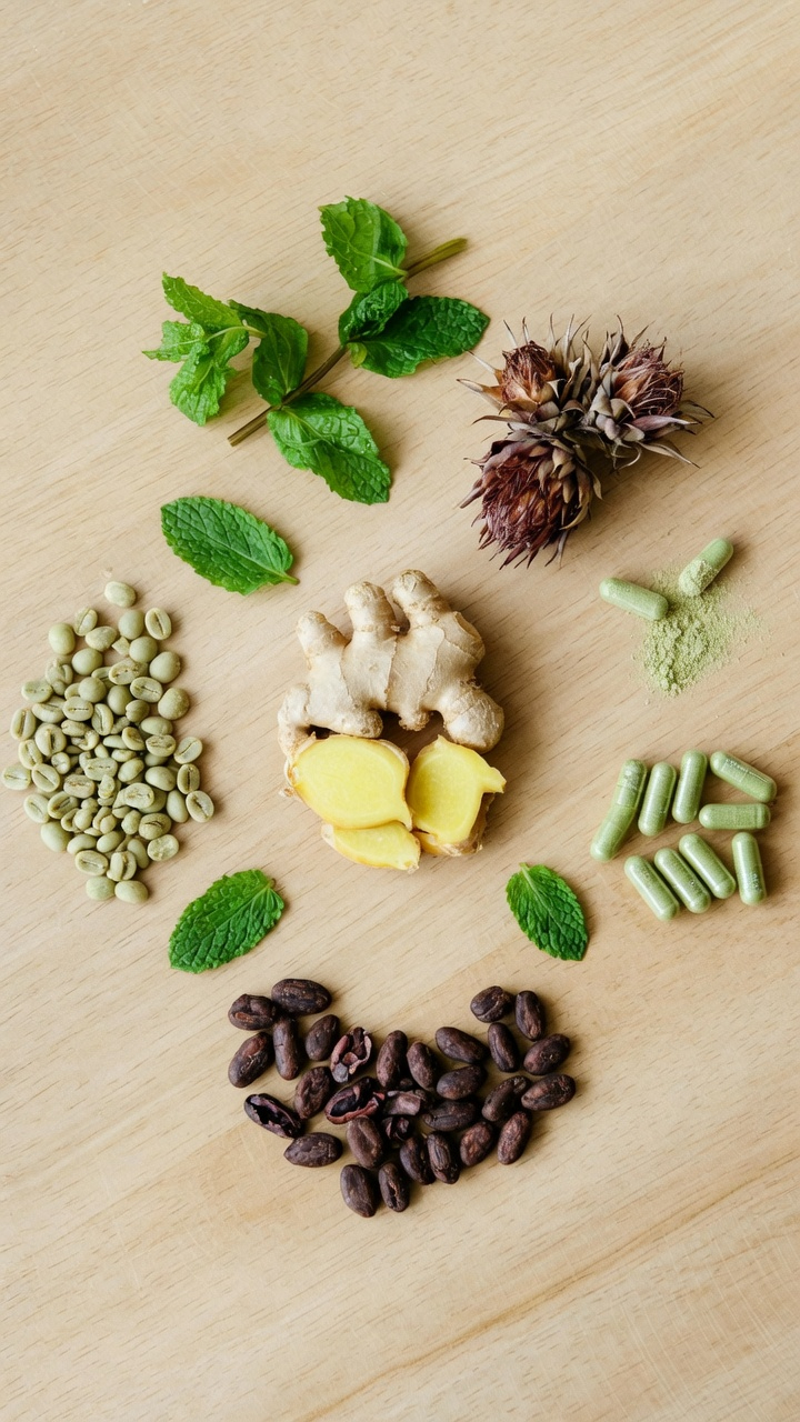 Ingredientes naturales para adelgazar: plantas y cápsulas